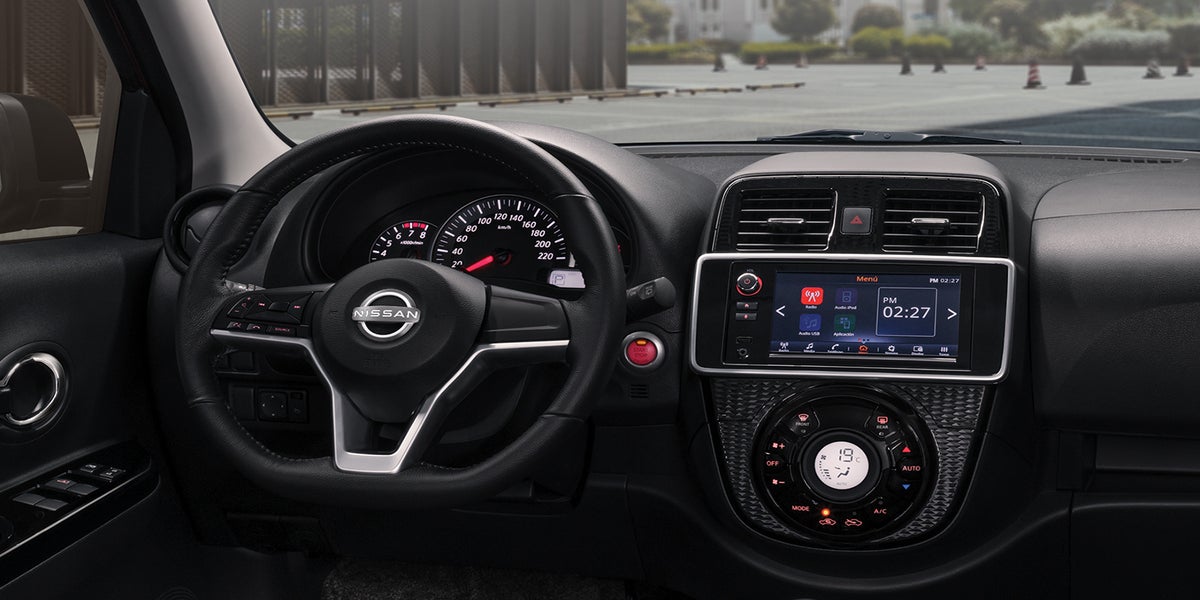  Nissan March Interior3